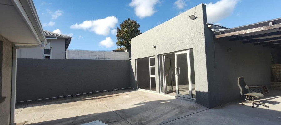 To Let Commercial Property for Rent in Newton Park Eastern Cape